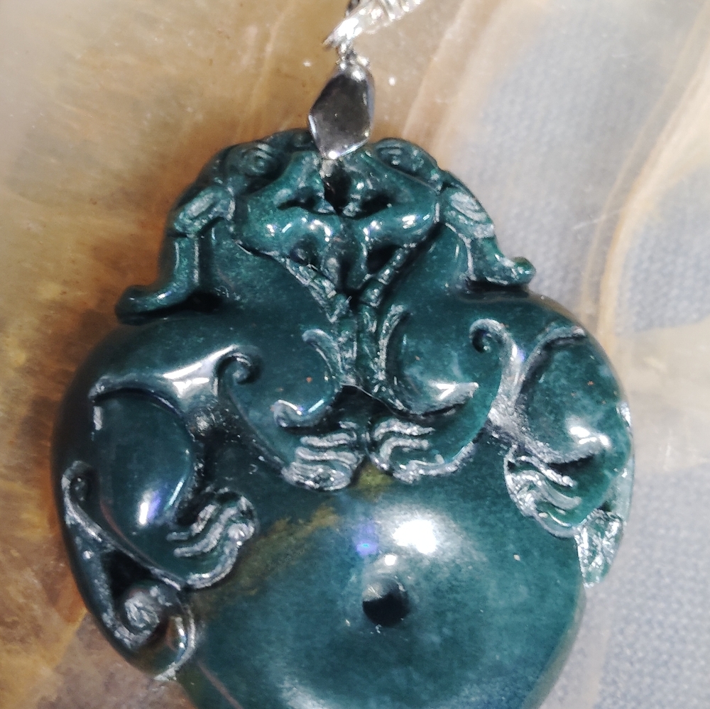 🛑SERIOUS INQUIRIES PLS. GRERN JADE PENDANT,  STERLING 18"-22"CHAIN,  14.20gr.